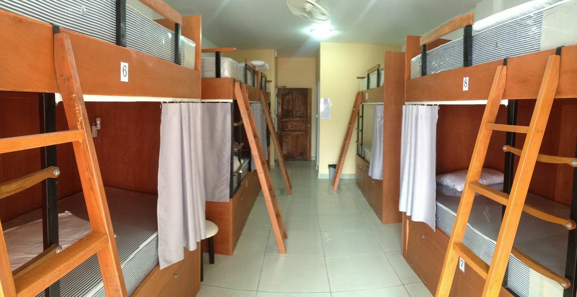 Jomtien Hostel Exterior foto