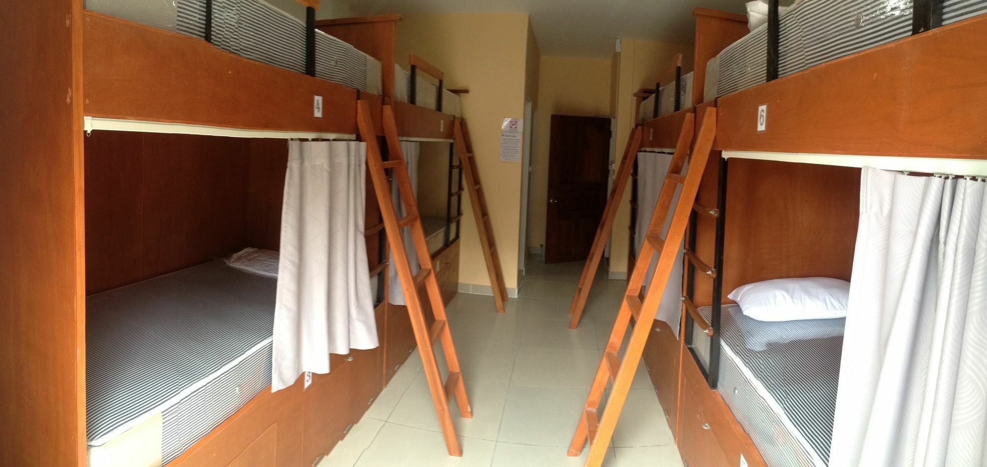 Jomtien Hostel Exterior foto